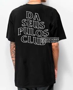 CAMISETA COMUM DA SEUS PULOS CLUB OUTLINE - ESTAMPA FRENTE E COSTAS