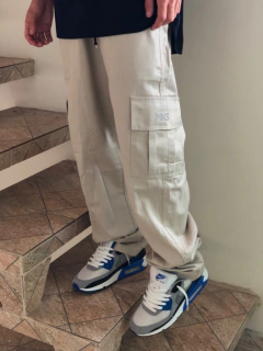 CALÇA CARGO LOGO REFLETIVO MKS na internet