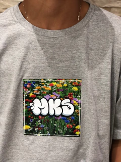 CAMISETA COMUM '' BOX MKS FLORES '' - comprar online