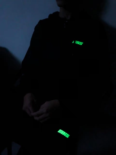 CONJUNTO CORTA-VENTO RUNNER LOGO FLORESCENTE - comprar online