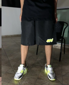 SHORTS MINI LOGO NEON