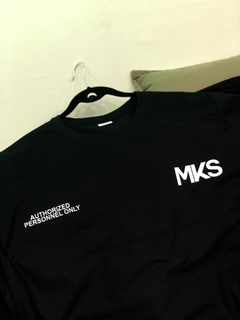 CAMISETA MKS '' SOMENTE PESSOAS AUTORIZADAS '' - FRENTE E ATRÁS na internet