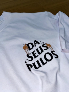CAMISETA TUBULAR PREMIUM '' DA SEUS PULOS '' - EDIÇÃO ESPECIAL 6 ANOS - loja online