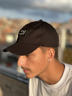 BONÉ DADHAT FIVELA DE SARJA PRETO MKS na internet