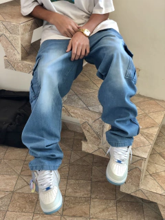 CALÇA JEANS CARGO LOGO REFLETIVO MKS - loja online