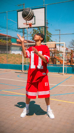 CONJUNTO CAMISETA PREMIUM E SHORT DE MOLETOM CHRIS BROWN BREEZY MODELO 11 - MKS