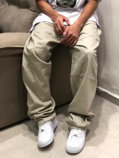 CALÇA MKS DE SARJA CORTE RETO na internet