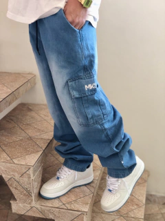 Imagem do CALÇA JEANS CARGO LOGO REFLETIVO MKS
