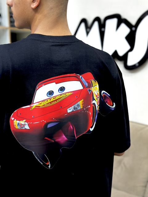 CAMISETA PREMIUM CARROS - MCQUEEN FLYING 95 - ESTAMPA FRENTE E COSTAS