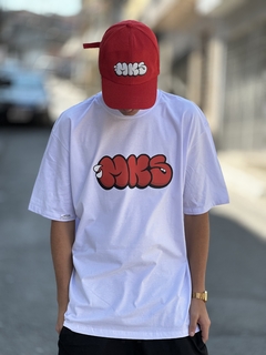 CAMISETA PREMIUM MKS - MKS GRAFITE BOMB RED - ESTAMPA FRENTE E COSTAS
