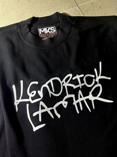 CAMISETA PREMIUM MKS - KENDRICK LAMAR - ESTAMPA NA FRENTE E NAS COSTAS - MKS