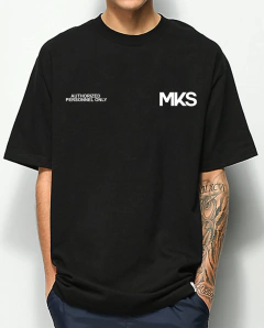 CAMISETA MKS '' SOMENTE PESSOAS AUTORIZADAS '' - FRENTE E ATRÁS
