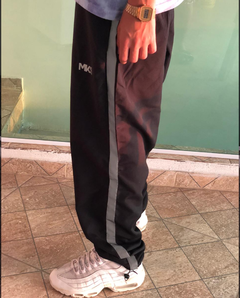 CALÇA TACTEL TRADICIONAL COM FAIXAS REFLETIVAS na internet