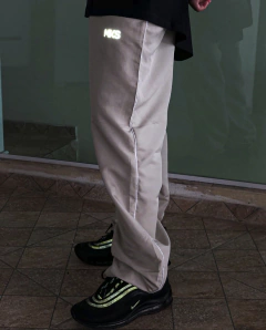 CALÇA DE TACTEL SIMPLES 2.0 BEGE - LOGO REFLETIVO - loja online