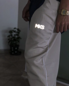 CALÇA DE TACTEL SIMPLES 2.0 BEGE - LOGO REFLETIVO - loja online