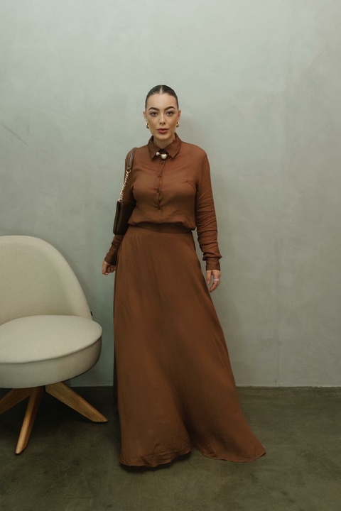 CONJUNTO CAMISA E SAIA ASSIMETRICA