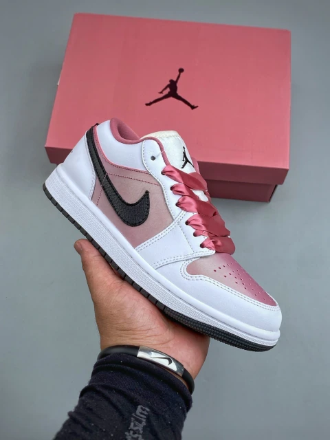 Air Jordan 1 Low SE "Desert Berry"