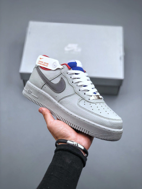 Tênis Nike Air Force 1 - Cinza