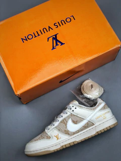 Nike SB Dunk Low x Louis Vuitton na internet