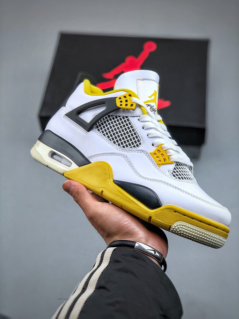Nike Air Jordan 4 Retro