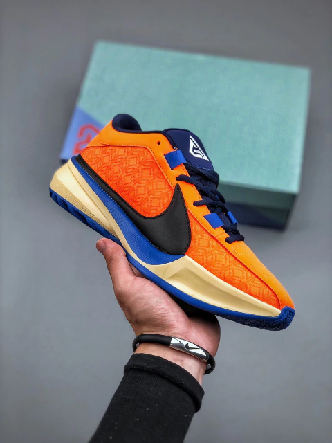 Tênis Nike Zoom Freak 5