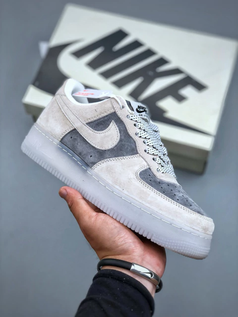 Nike Air Force 1 '07 LV8