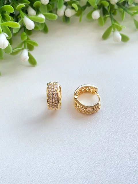 Brinco Argolinha Cravejada 3 Linhas 16mm - Banhado a Ouro