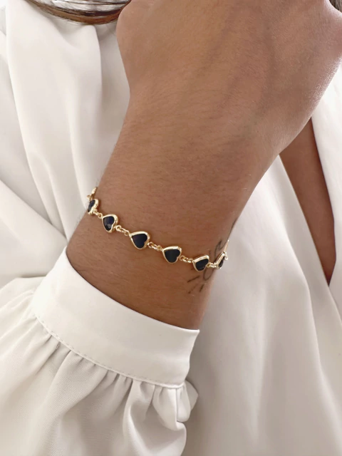 Pulseira Corações Preto - Banhado a Ouro