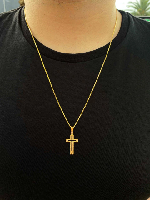 Corrente Veneziana 1mm - 60cm com Pingente Cruz Vazada 2.5x1.5cm - Banhado a Ouro
