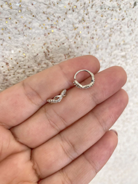 Piercing Argolinha Trançada Cravejada Aço