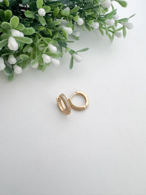 Brinco Argolinha Cravejada 15mm - Banhado a Ouro