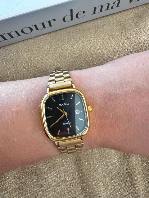 Relógio Casio Vintage Quadrado Feminino Dourado Mostrador Preto - Aço Inoxidável [1a Linha]