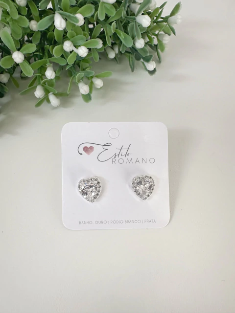 Brinco Coração Cravejado Micro Zircônias Banhado a Prata