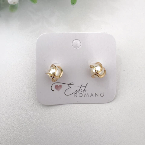 Brinco Pérola Detalhada - Banhado a Ouro