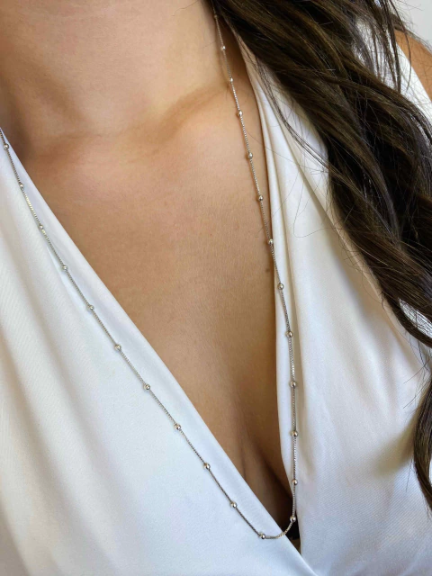 Colar Longo Bolinhas 60cm - Banhado a Ródio Branco