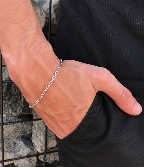 Pulseira Cartier Cadeado - 3mm - 4.3g - 22cm - Banhado a Ródio Branco