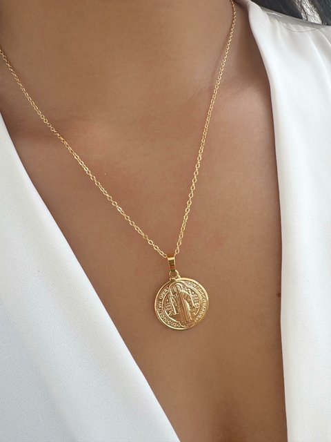Colar Medalhinha São Bento 20mm Banhado a Ouro