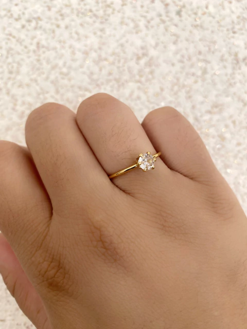 Anel Solitário com Zircônia - Banhado a Ouro 22k