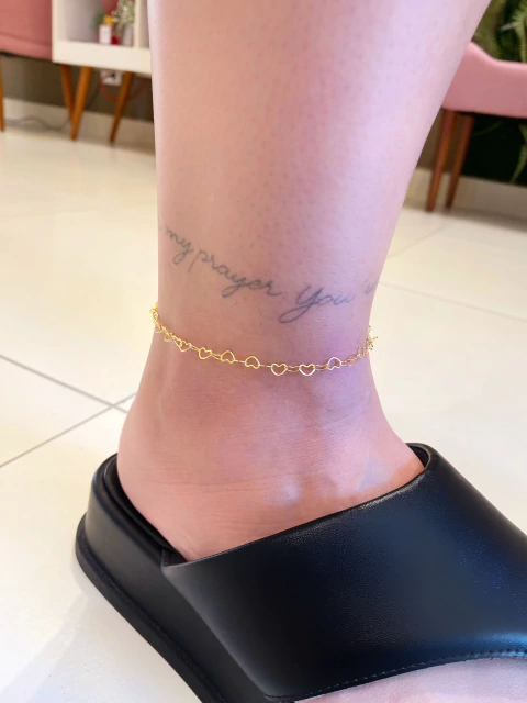 Tornozeleira Elos Corações - Banhado a Ouro