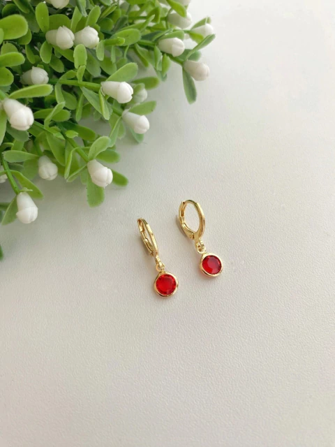 Brinco Argolinha Ponto de Luz Vermelha 6mm - Banhado a Ouro