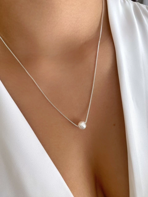 Colar Bola Detalhada 8mm - Banhado a Prata