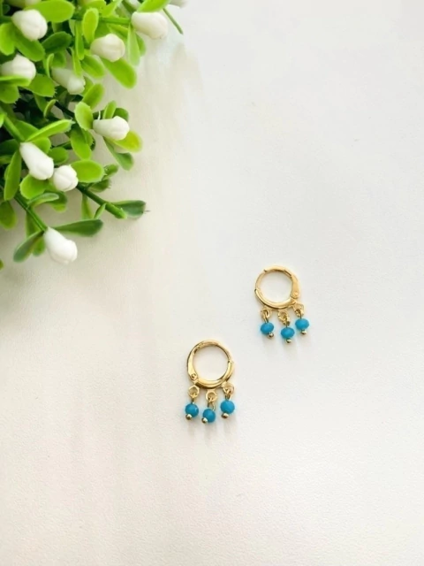 Brinco Argolinha com Miçangas Azuis - Banhado a Ouro 22k