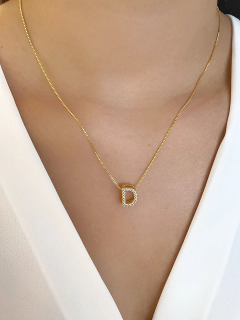 Colar de Letra D Cravejada - Banhado a Ouro