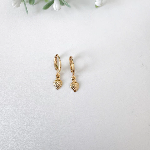 Brinco Infantil Argolinha Morango - Banhado a Ouro