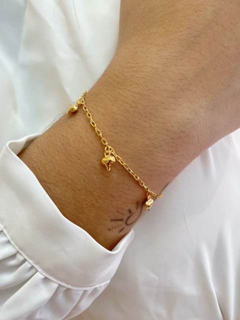 Pulseira Cartier Corações Pendentes - Banhado a Ouro