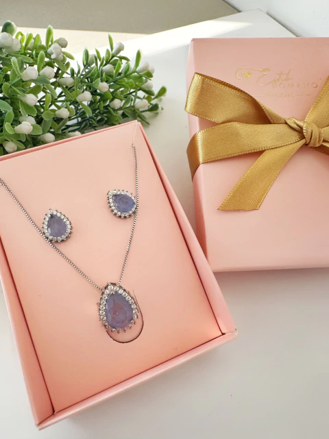 Conjunto Gota Roxa Cravejado - Banhado a Ródio Branco