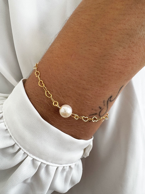 Pulseira Elos Corações com Pérola Banhada a Ouro