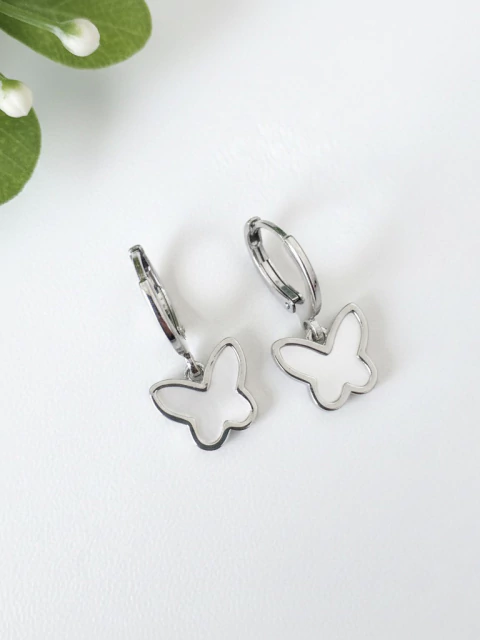 Brinco Argolinha Borboleta Branca - Banhado a Prata