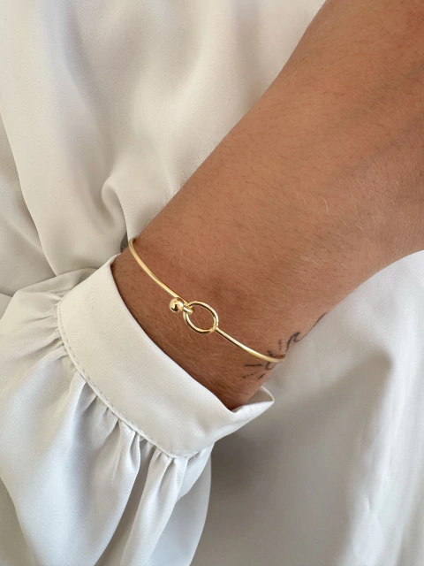 Bracelete Liso com Bolinhas - Banhado a Ouro