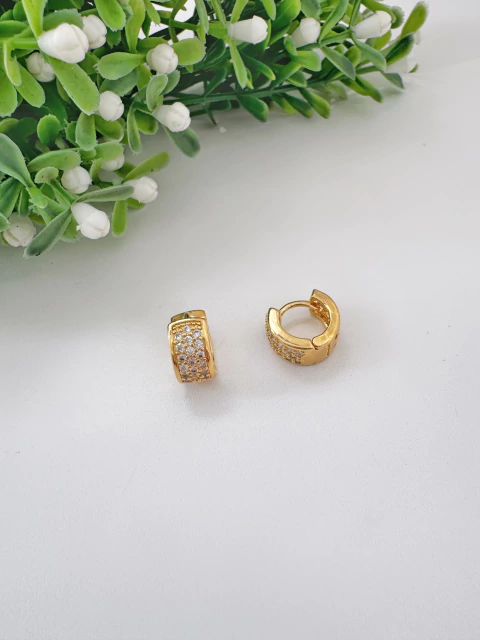 Brinco Argolinha Cravejada 3 Linhas 13mm - Banhado a Ouro